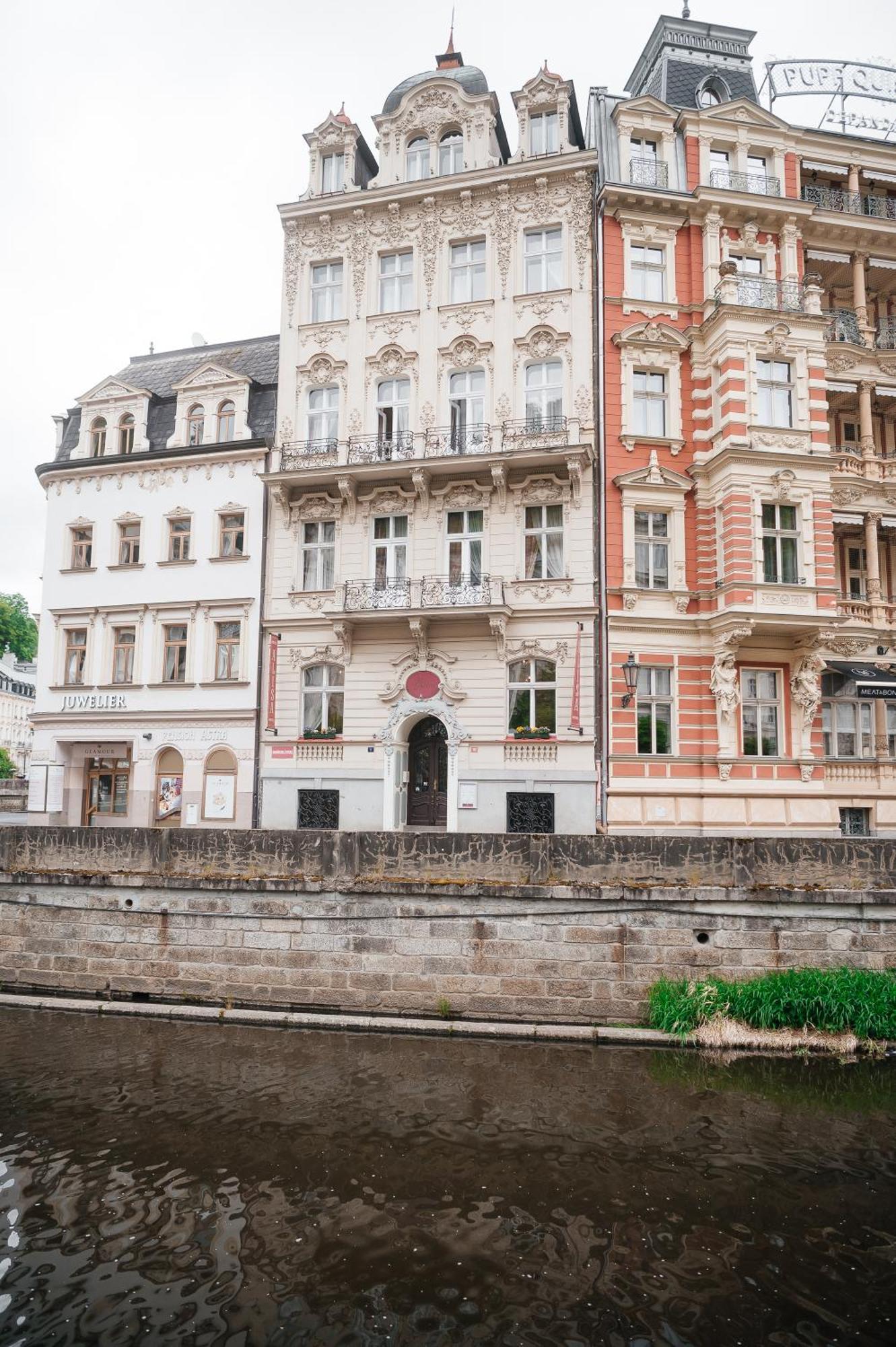 Alisa Hotel Karlovy Vary Exterior foto