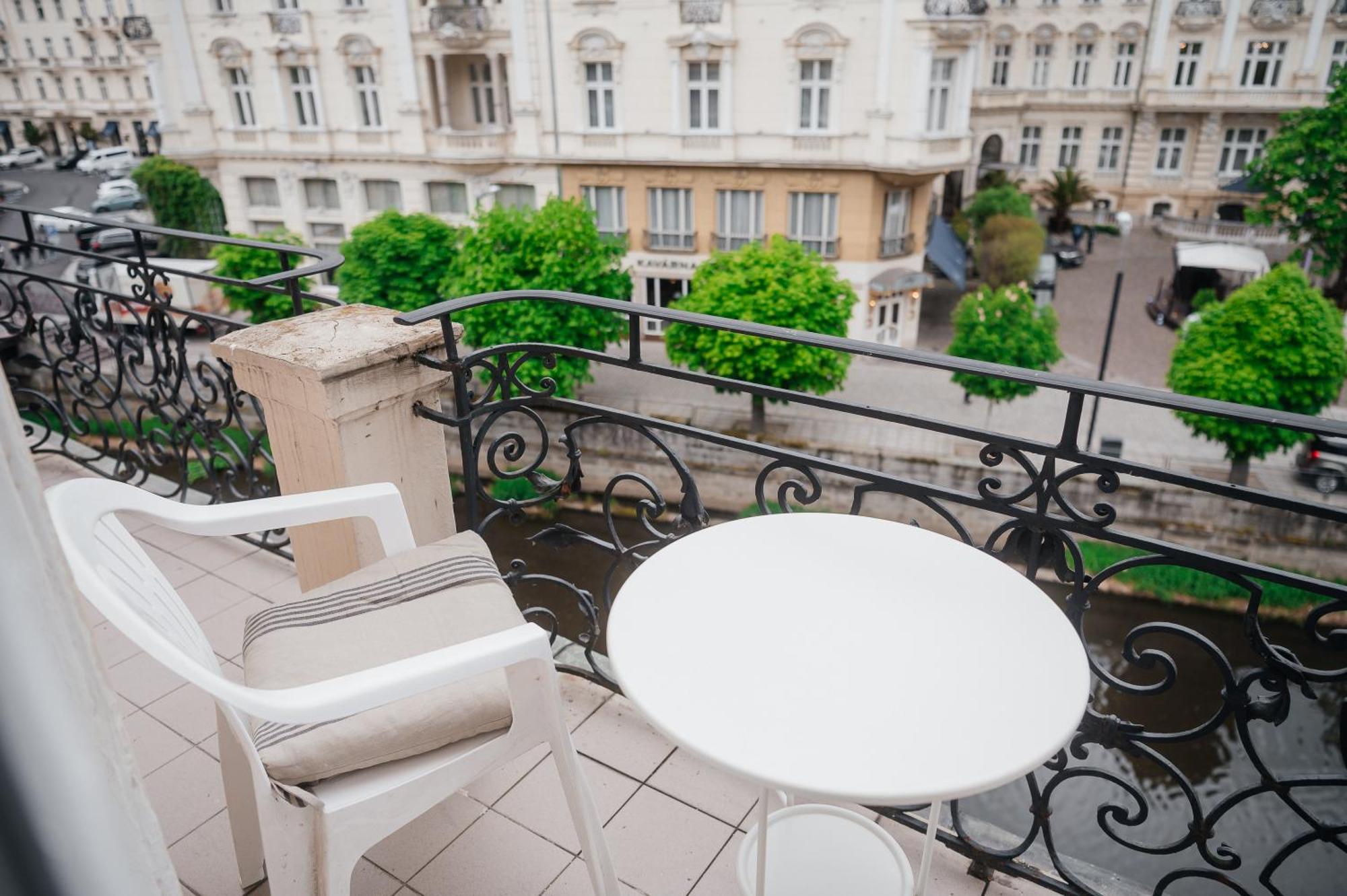Alisa Hotel Karlovy Vary Exterior foto
