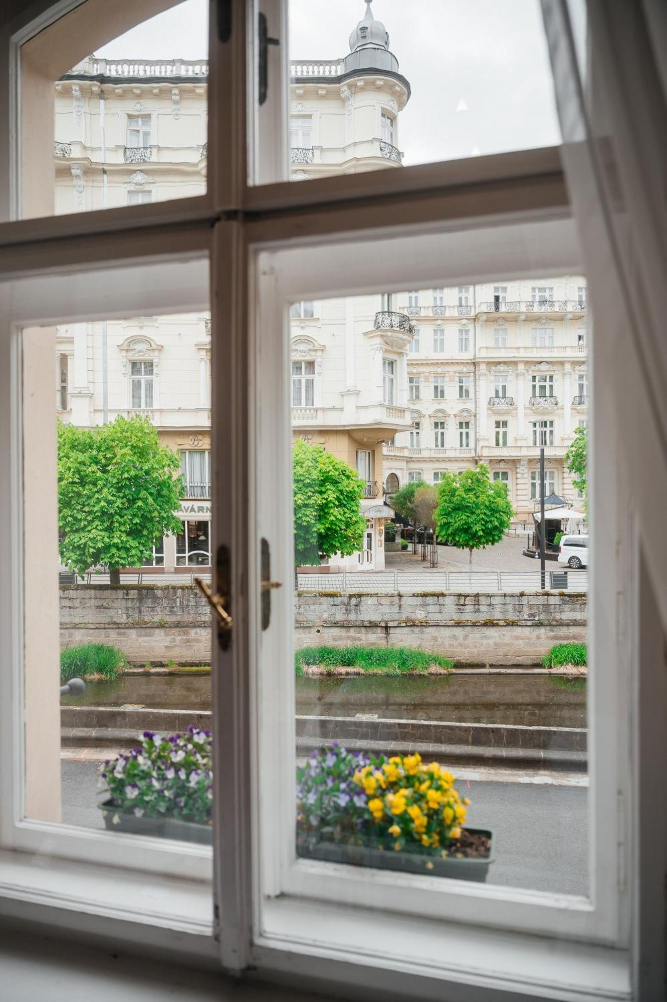 Alisa Hotel Karlovy Vary Exterior foto