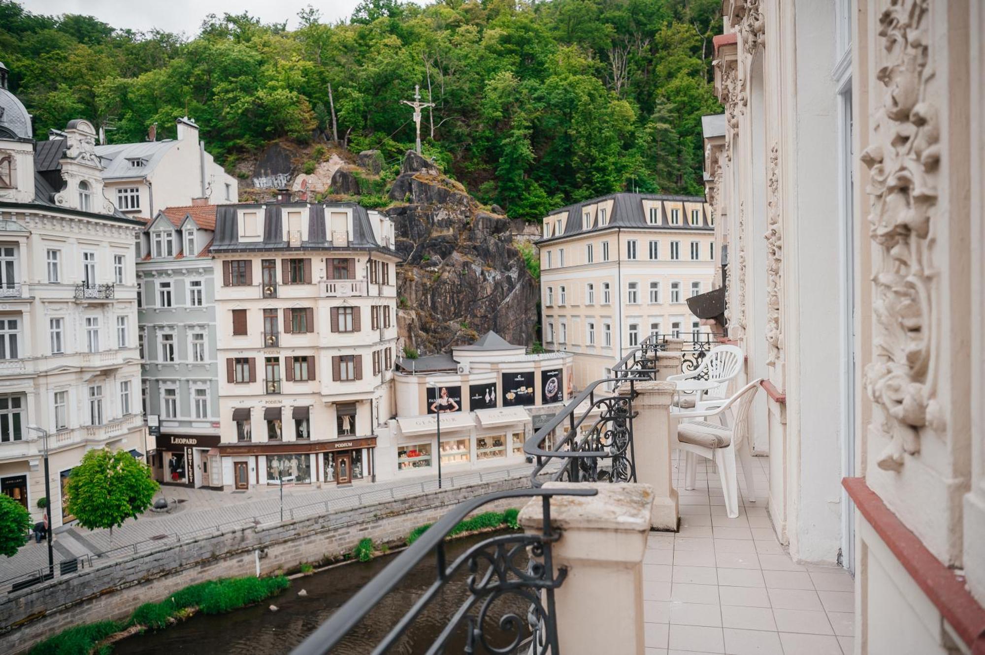Alisa Hotel Karlovy Vary Exterior foto